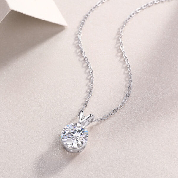 Diamond Sparkle V-chain Luxury Fashion Diamond Pendant Necklace Set With Mosan Diamond Silver Ornaments