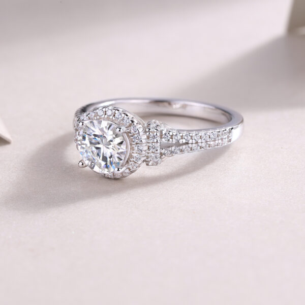 Luxury Fashion Large Diamond Wedding Ring With Moissanite Silver Ring