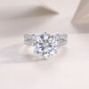 Arrange Large Diamond Rings Luxuriously And Fashionably Set With Moissanite Silver Rings